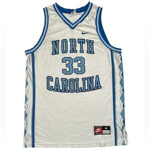 NORTH CAROLINA TAR HEELS NIKE Blue Logo Sleeveless Jersey in Medium